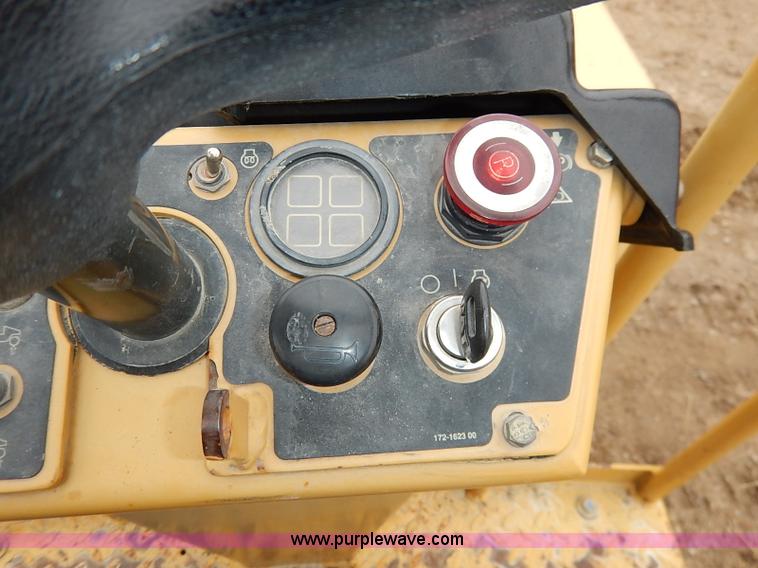 image for item I2447 2000 Caterpillar CB-224D smooth drum roller