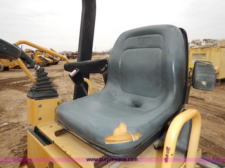 image for item I2447 2000 Caterpillar CB-224D smooth drum roller
