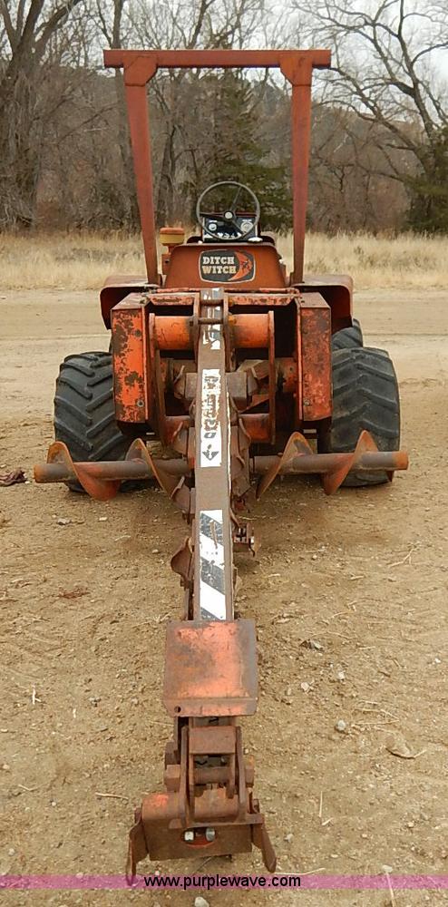 image for item I2448 Ditch Witch R65 trencher