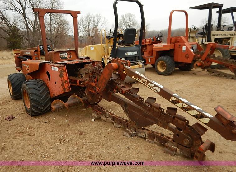 image for item I2448 Ditch Witch R65 trencher