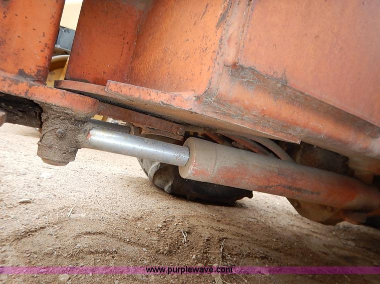 image for item I2448 Ditch Witch R65 trencher