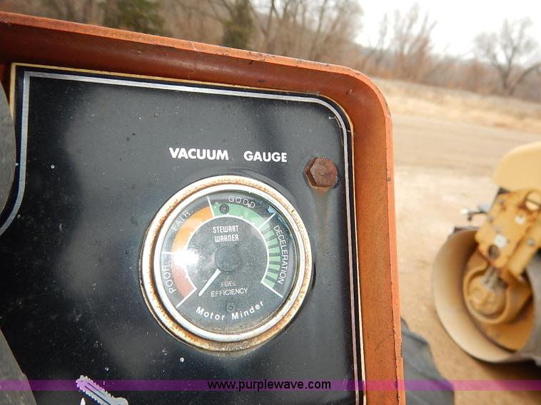 image for item I2448 Ditch Witch R65 trencher