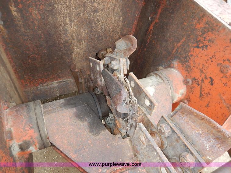 image for item I2448 Ditch Witch R65 trencher