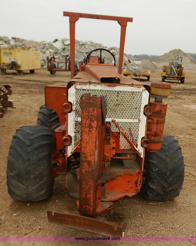 image for item I2449 Ditch Witch R65 vibratory plow