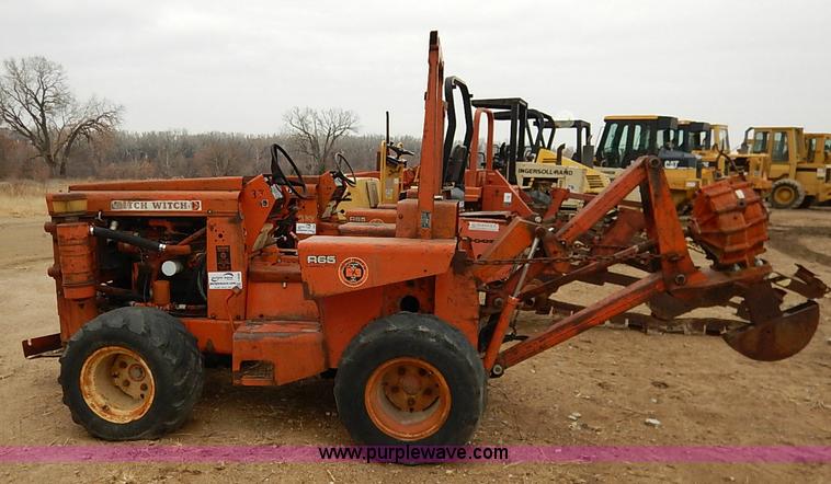 image for item I2449 Ditch Witch R65 vibratory plow
