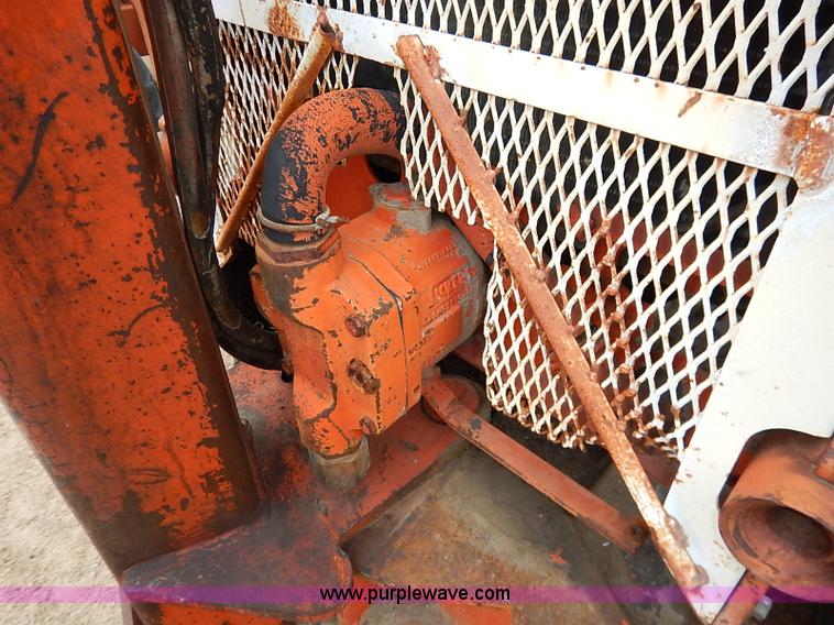 image for item I2449 Ditch Witch R65 vibratory plow