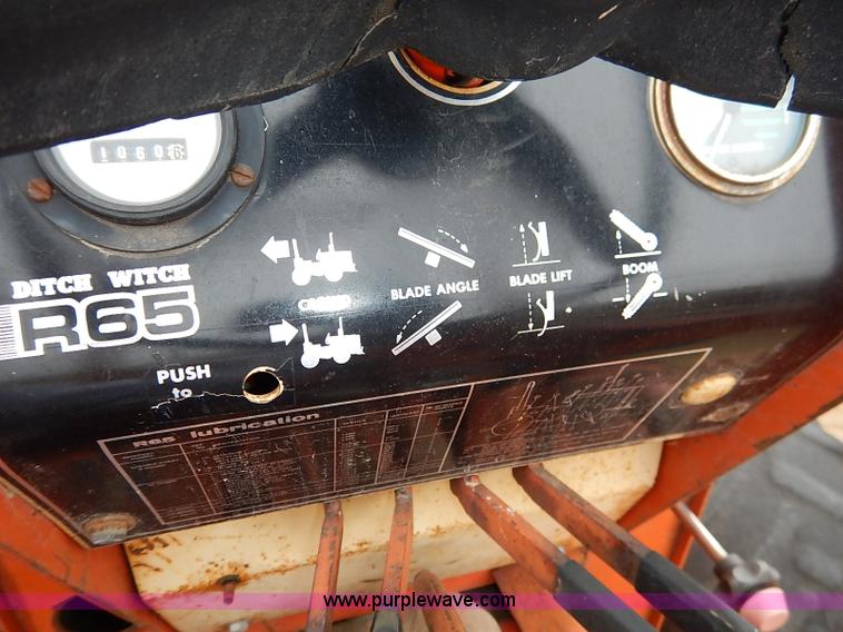 image for item I2449 Ditch Witch R65 vibratory plow