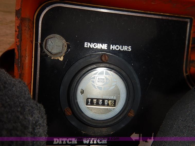 image for item I2449 Ditch Witch R65 vibratory plow