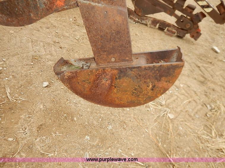 image for item I2449 Ditch Witch R65 vibratory plow