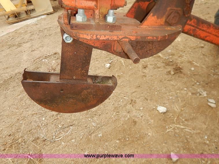 image for item I2449 Ditch Witch R65 vibratory plow