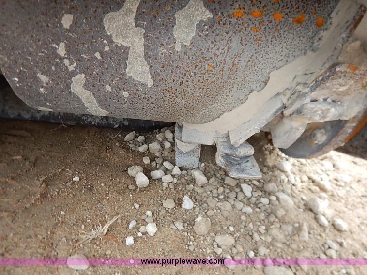 image for item I2450 1986 Gomaco Commander II GT6200 curb machine