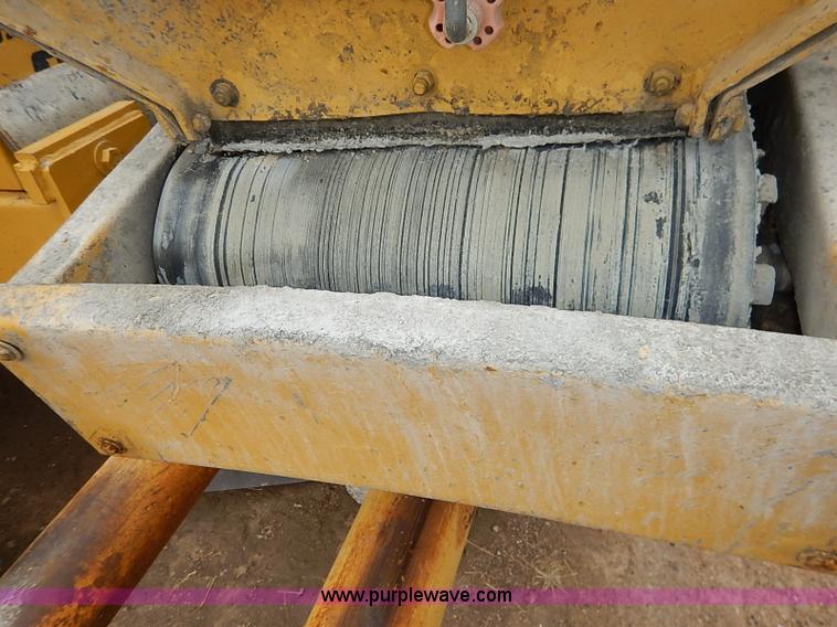 image for item I2450 1986 Gomaco Commander II GT6200 curb machine