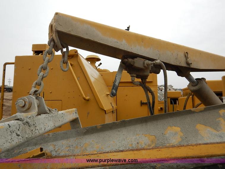 image for item I2450 1986 Gomaco Commander II GT6200 curb machine