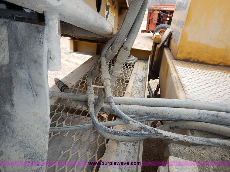 image for item I2450 1986 Gomaco Commander II GT6200 curb machine