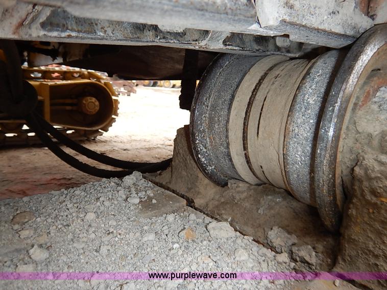 image for item I2450 1986 Gomaco Commander II GT6200 curb machine