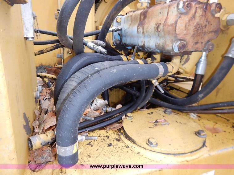 image for item I2450 1986 Gomaco Commander II GT6200 curb machine