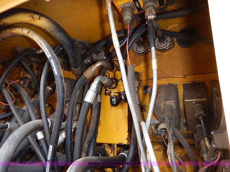 image for item I2450 1986 Gomaco Commander II GT6200 curb machine