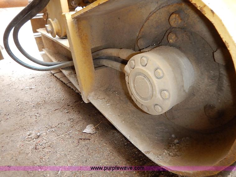 image for item I2450 1986 Gomaco Commander II GT6200 curb machine