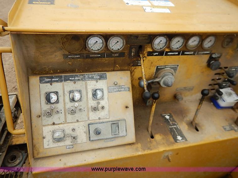 image for item I2450 1986 Gomaco Commander II GT6200 curb machine