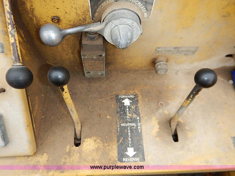 image for item I2450 1986 Gomaco Commander II GT6200 curb machine