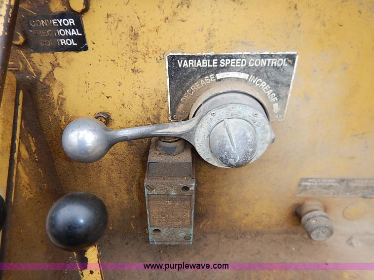 image for item I2450 1986 Gomaco Commander II GT6200 curb machine