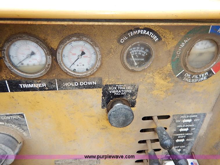 image for item I2450 1986 Gomaco Commander II GT6200 curb machine