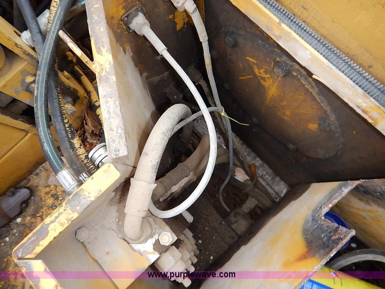 image for item I2450 1986 Gomaco Commander II GT6200 curb machine