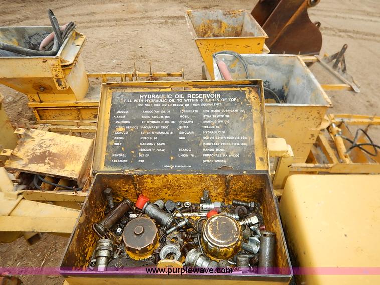 image for item I2450 1986 Gomaco Commander II GT6200 curb machine