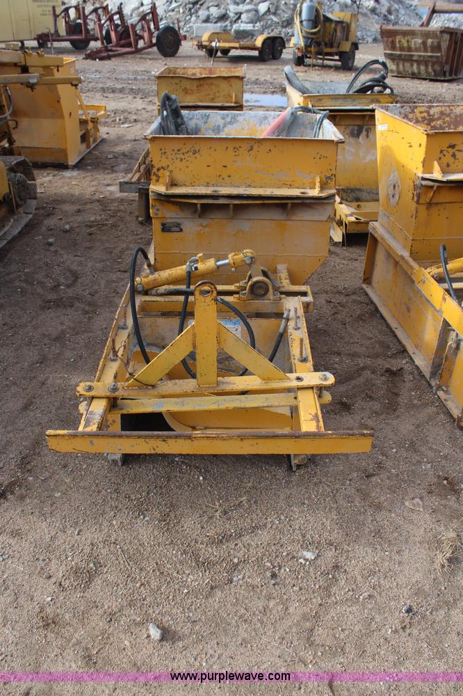 image for item I2450 1986 Gomaco Commander II GT6200 curb machine