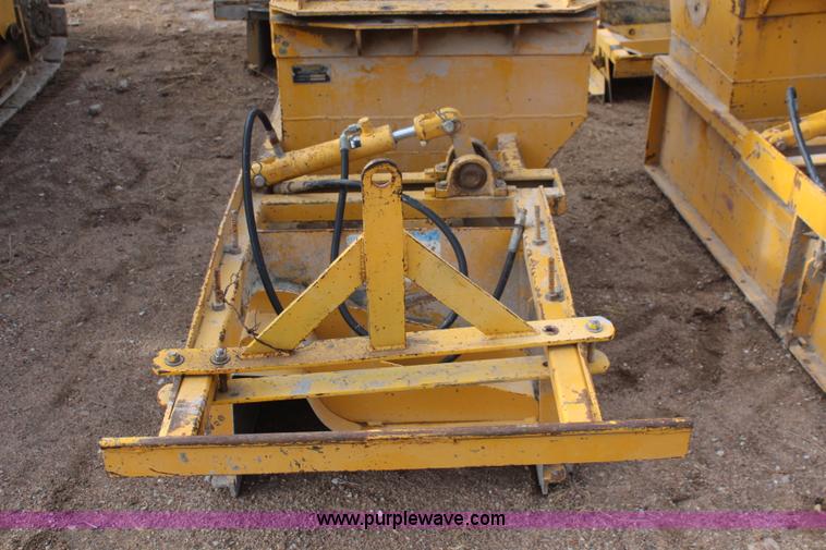 image for item I2450 1986 Gomaco Commander II GT6200 curb machine