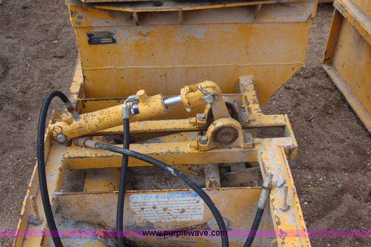 image for item I2450 1986 Gomaco Commander II GT6200 curb machine