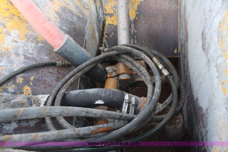 image for item I2450 1986 Gomaco Commander II GT6200 curb machine