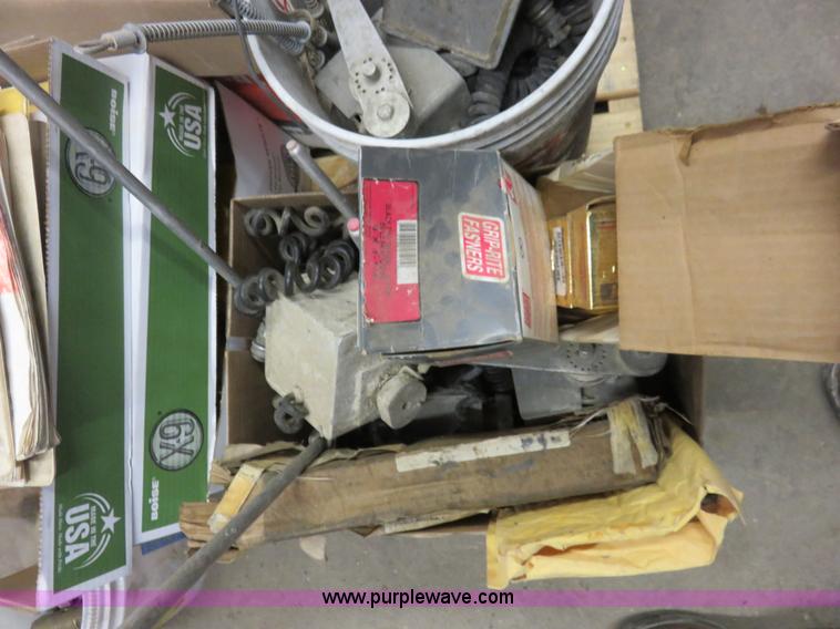 image for item I2450 1986 Gomaco Commander II GT6200 curb machine