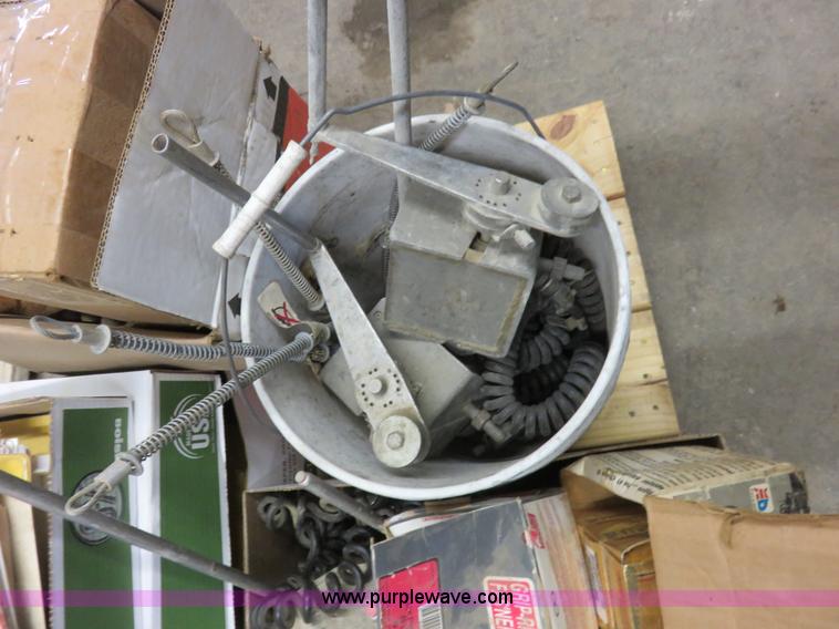 image for item I2450 1986 Gomaco Commander II GT6200 curb machine