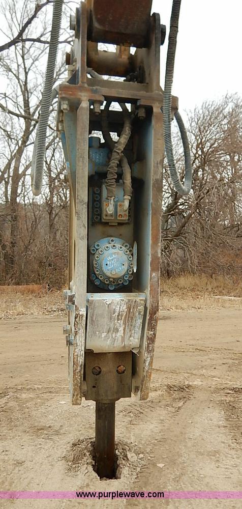 image for item I2451 Okada 318 hydraulic breaker