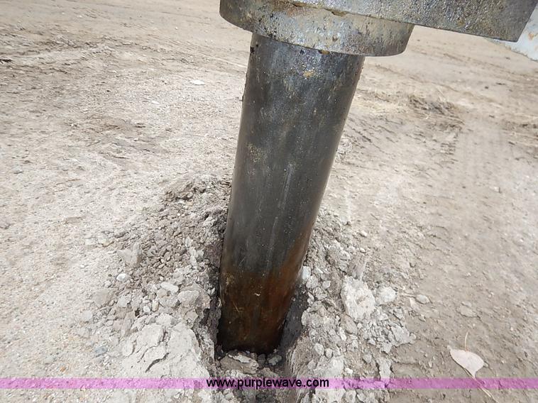 image for item I2451 Okada 318 hydraulic breaker