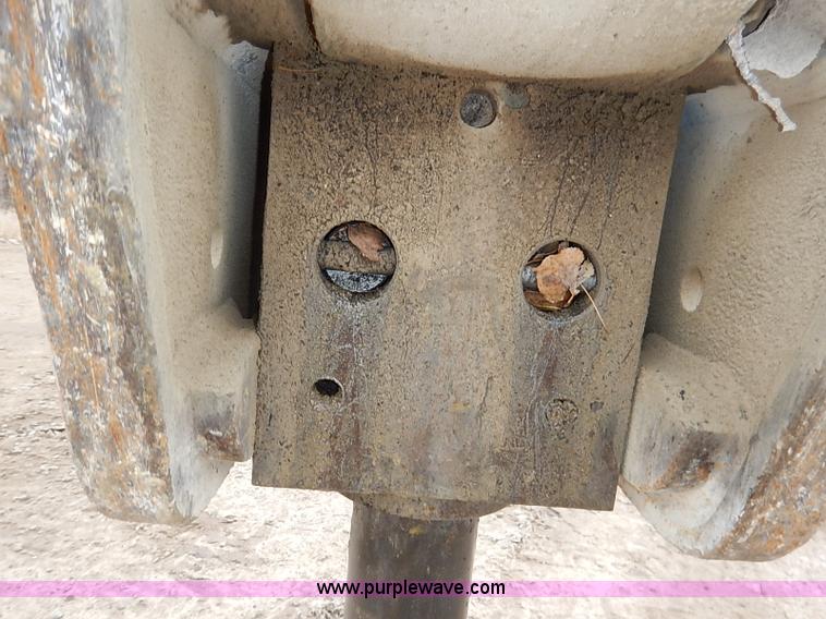 image for item I2451 Okada 318 hydraulic breaker