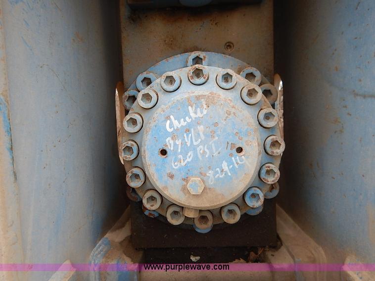 image for item I2451 Okada 318 hydraulic breaker