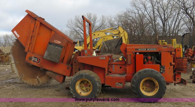 image for item I2459 Ditch Witch R65G-2 rock saw