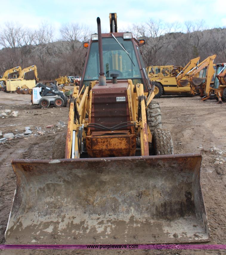 image for item I2460 1985 Case 580 Super E backhoe