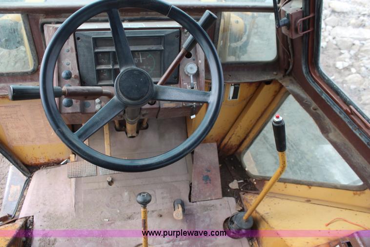 image for item I2460 1985 Case 580 Super E backhoe