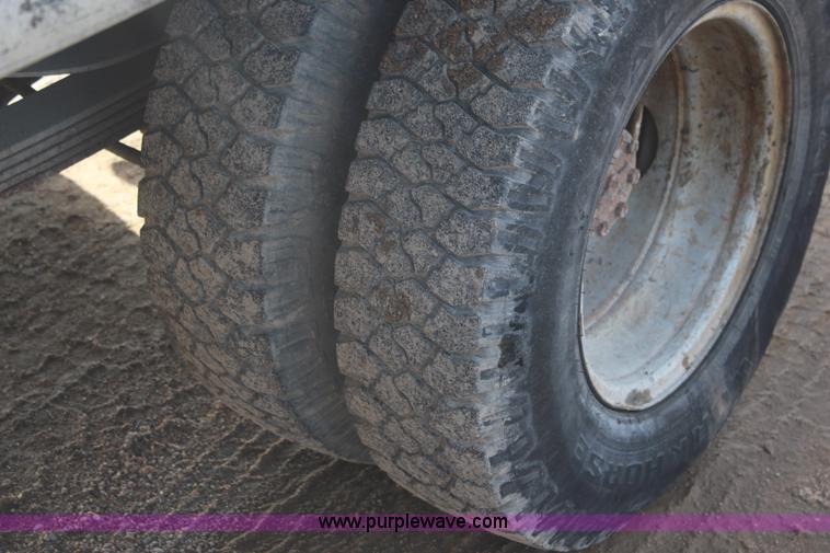 image for item I2463 1995 Ford F350 XL Crew Cab flatbed pickup truck