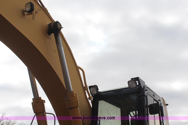 image for item I2465 1998 Caterpillar 325BL excavator