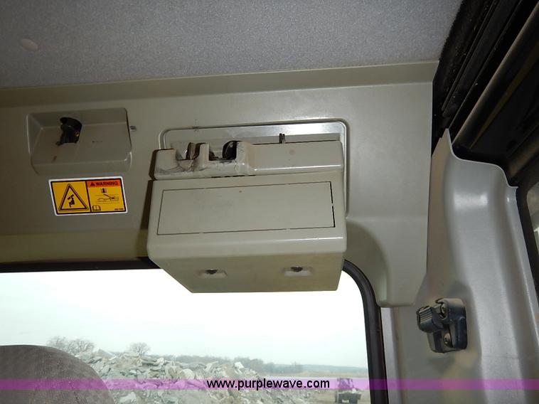 image for item I2466 2006 Caterpillar 325D L excavator