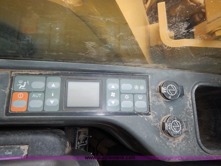 image for item I2466 2006 Caterpillar 325D L excavator