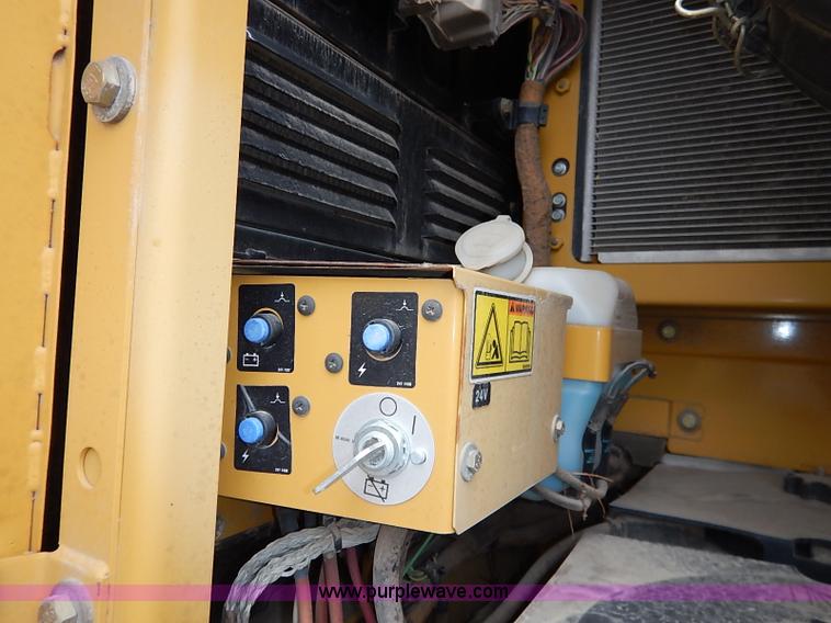 image for item I2466 2006 Caterpillar 325D L excavator