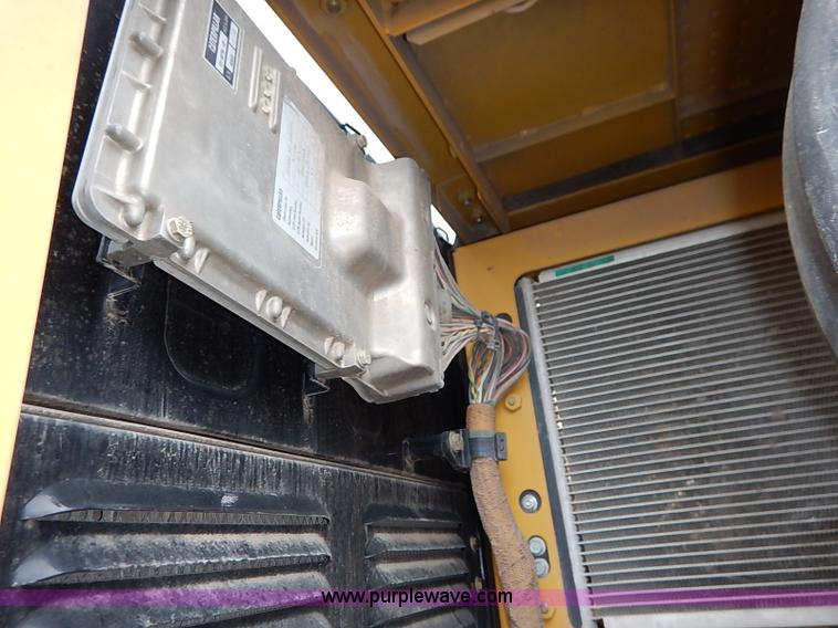 image for item I2466 2006 Caterpillar 325D L excavator