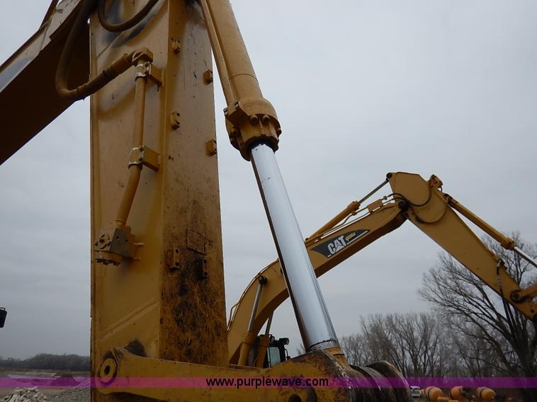 image for item I2466 2006 Caterpillar 325D L excavator
