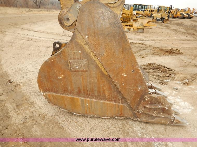 image for item I2466 2006 Caterpillar 325D L excavator
