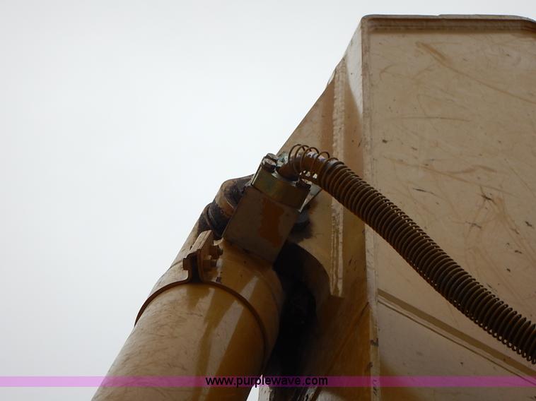 image for item I2466 2006 Caterpillar 325D L excavator